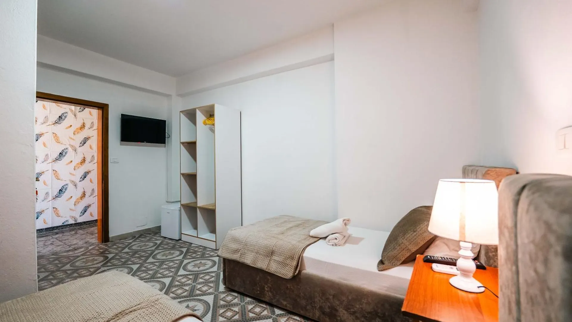 Lion Hotel Golem