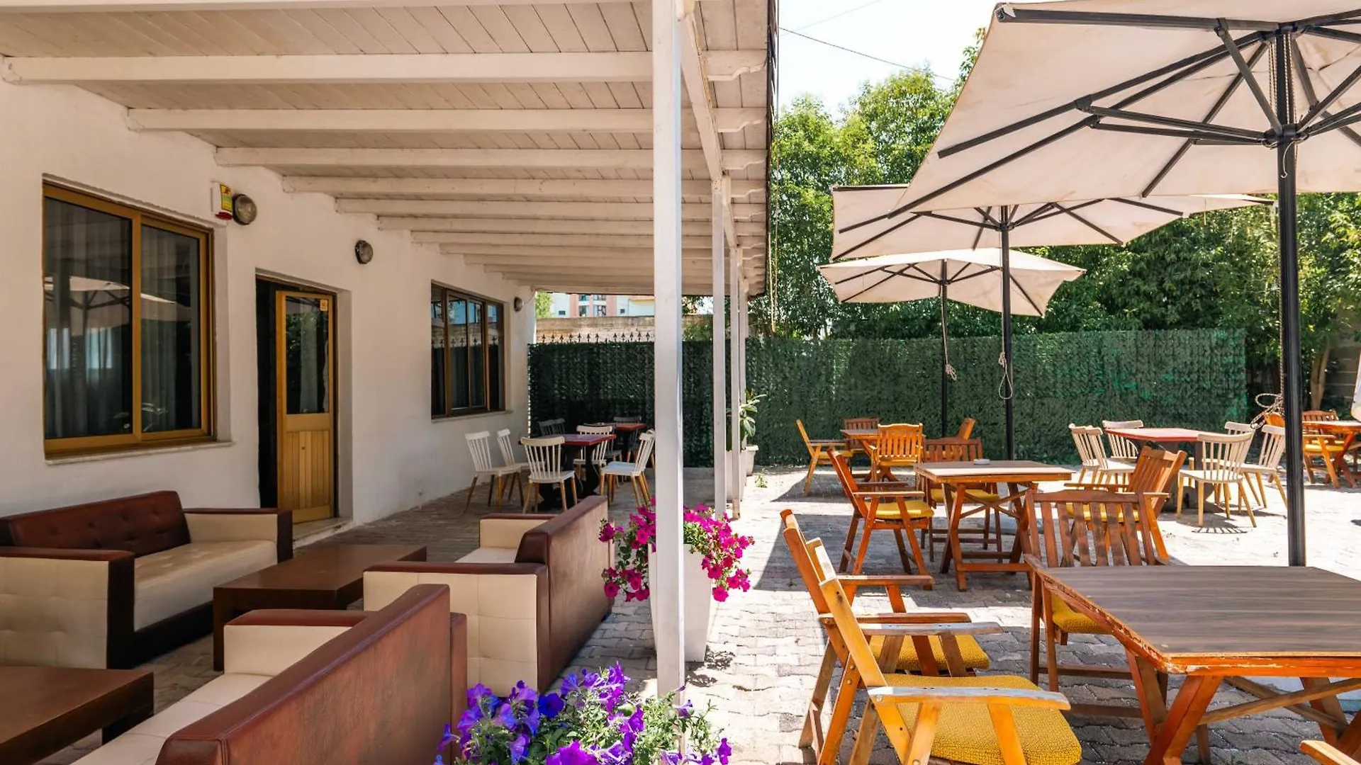 Lion Hotel Golem  Golem (Tirana)