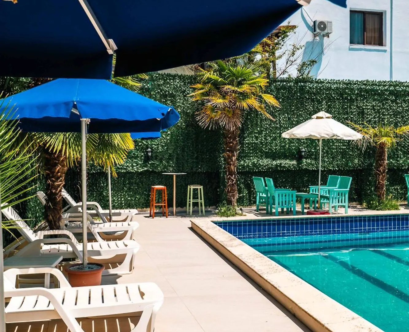 Lion Hotel Golem  Albania