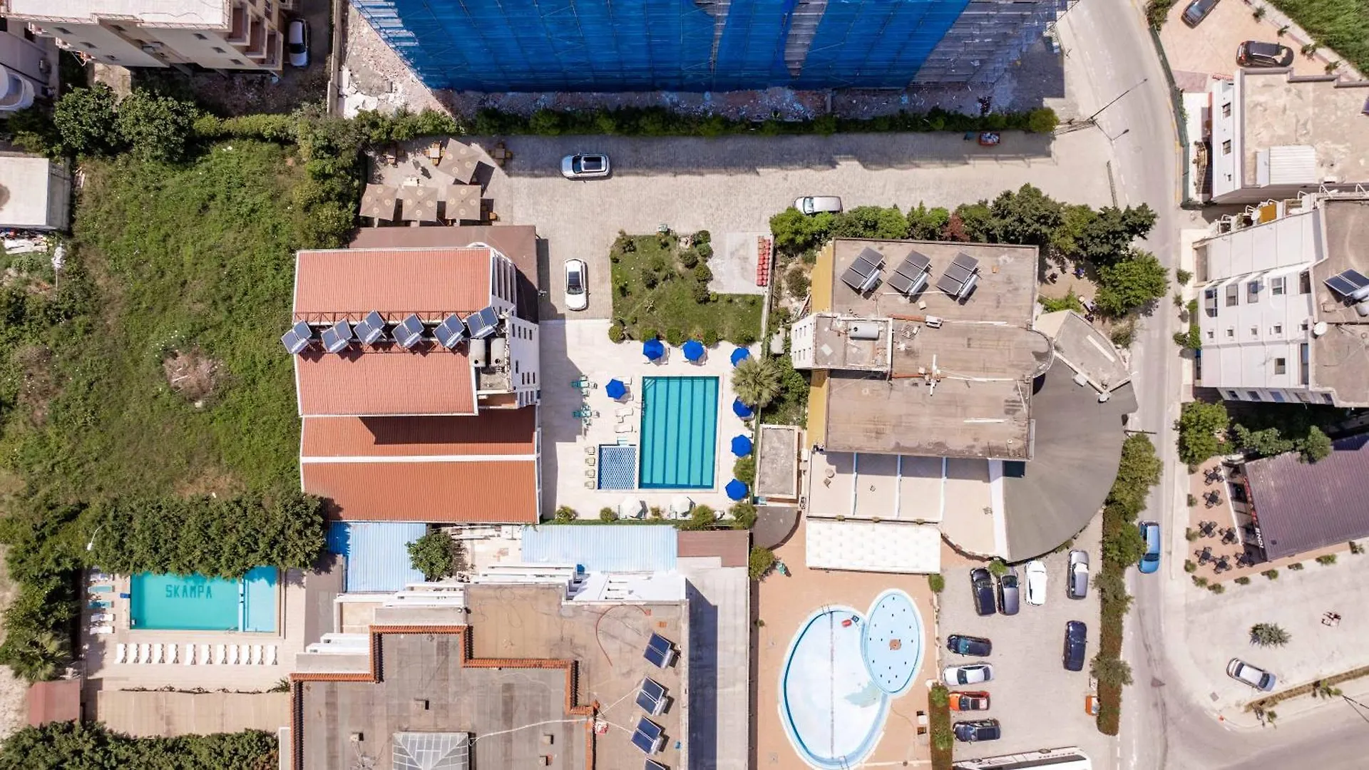Lion Hotel Golem