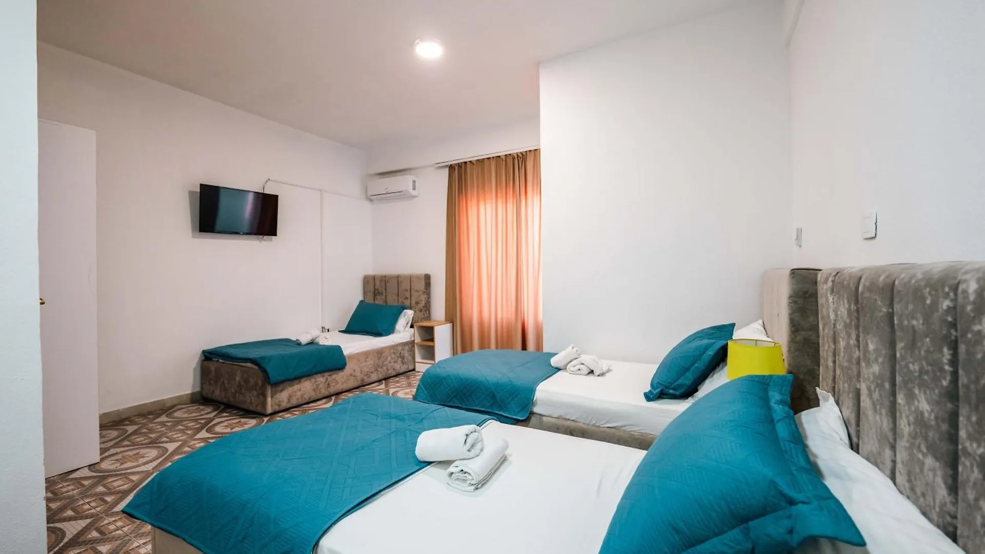 Lion Hotel Golem