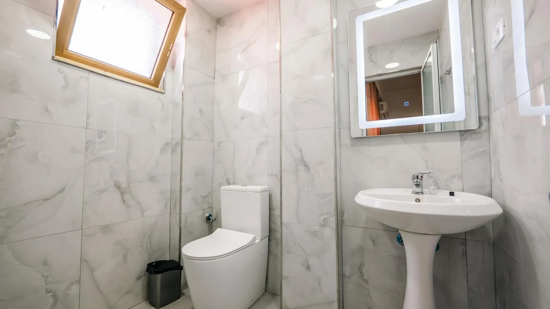 Lion Hotel Golem   Golem (Tirana)