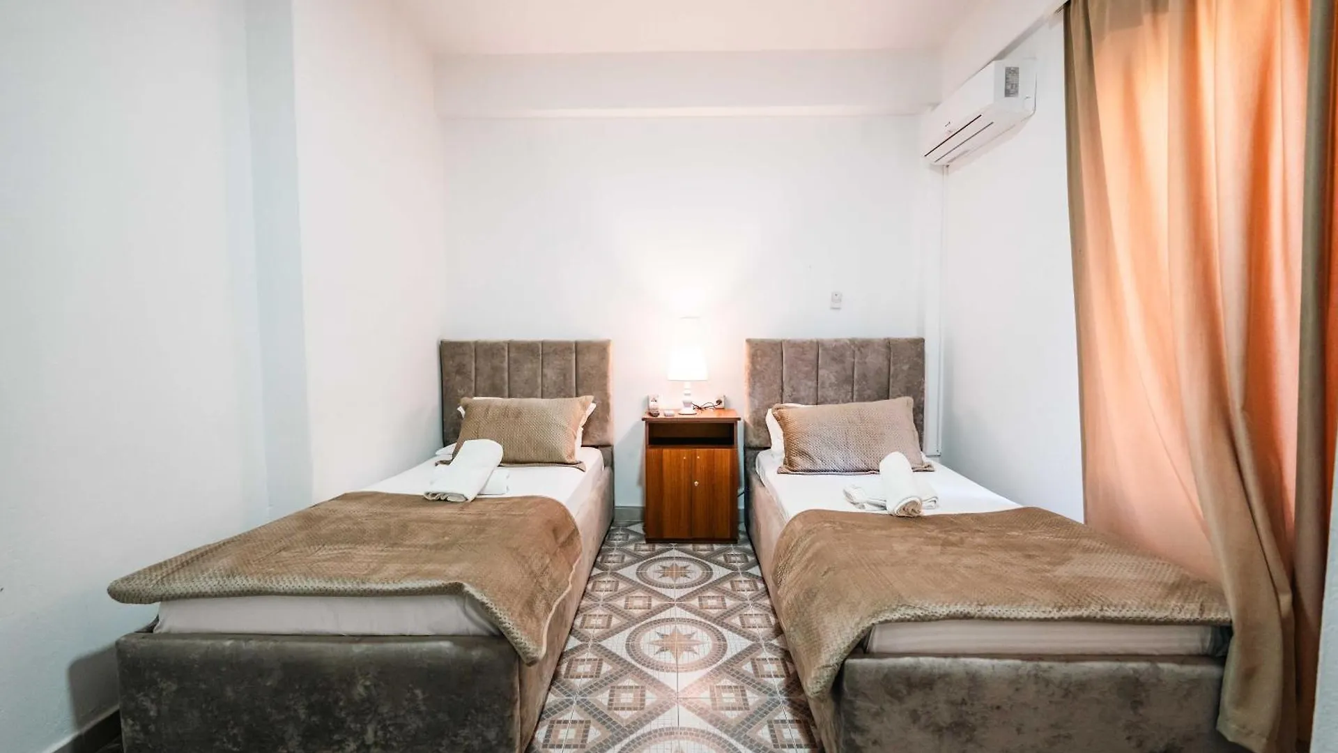 Lion Hotel Golem  3*, Golem (Tirana)